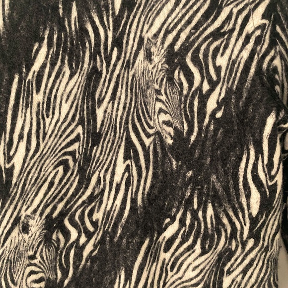 Equipement Femme cashmere zebra print sweater size S - Picture 2 of 5